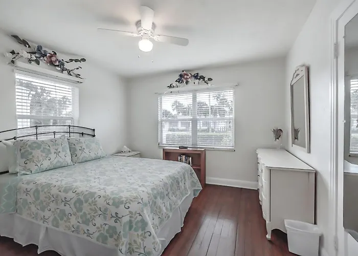 Holiday home Seas The Day - Monthly Clearwater Beach